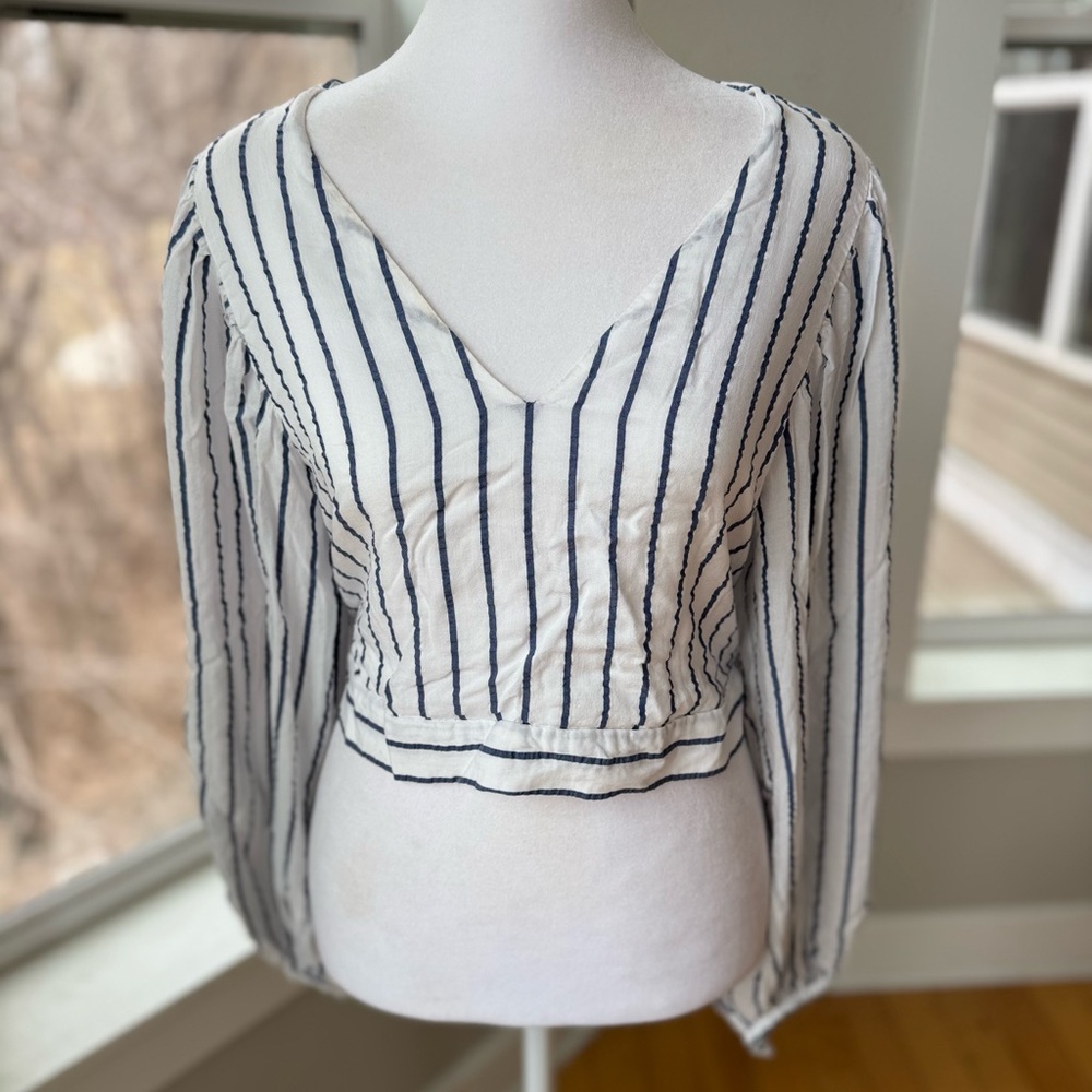 ZARA White Navy Blue Striped Tie Back V Neck Blouson Sleeve Cropped Blouse Sz L - Picture 2 of 10
